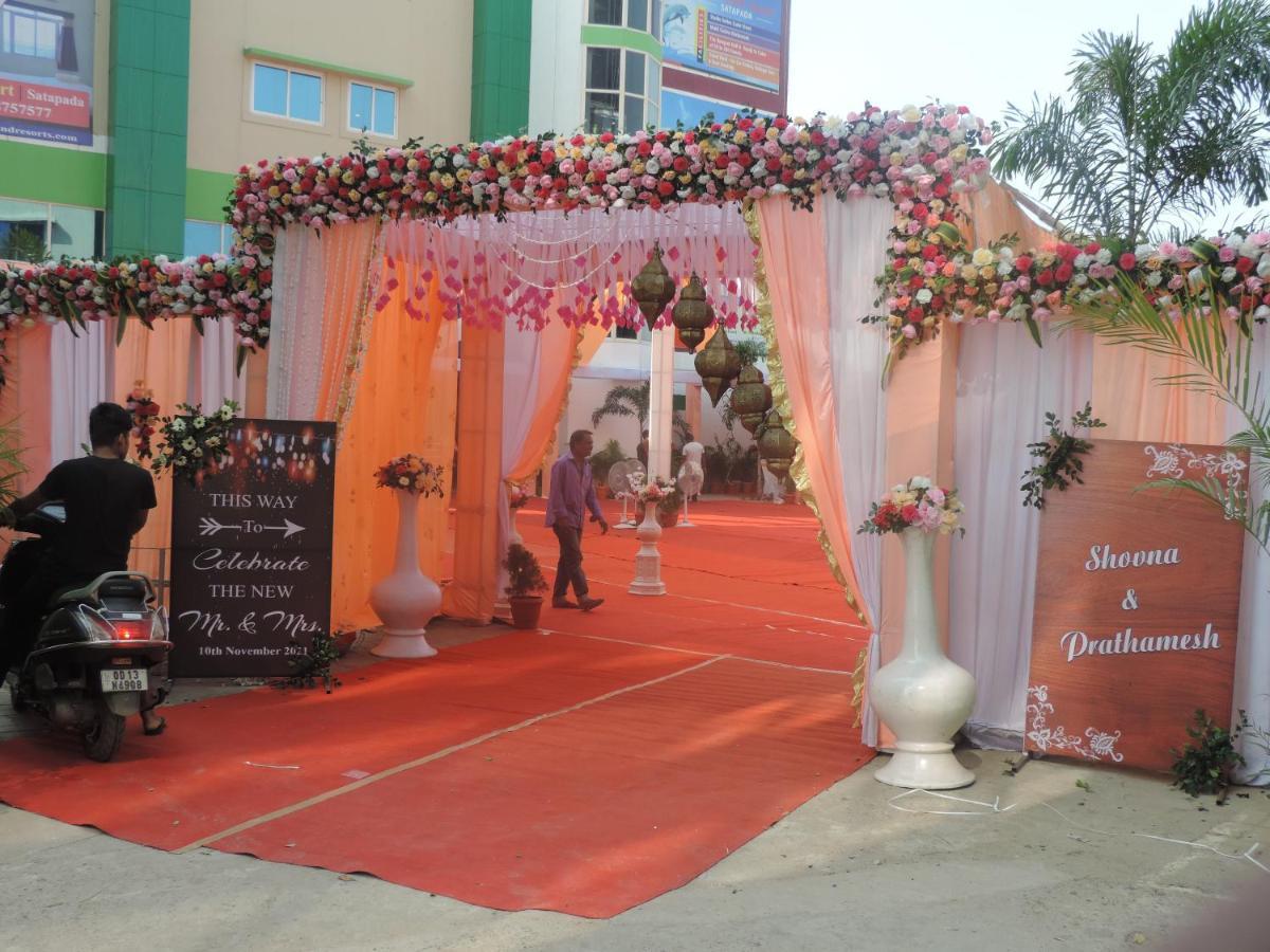 Om Leisure Hotel - Bbsr Bhubaneswar Exteriör bild